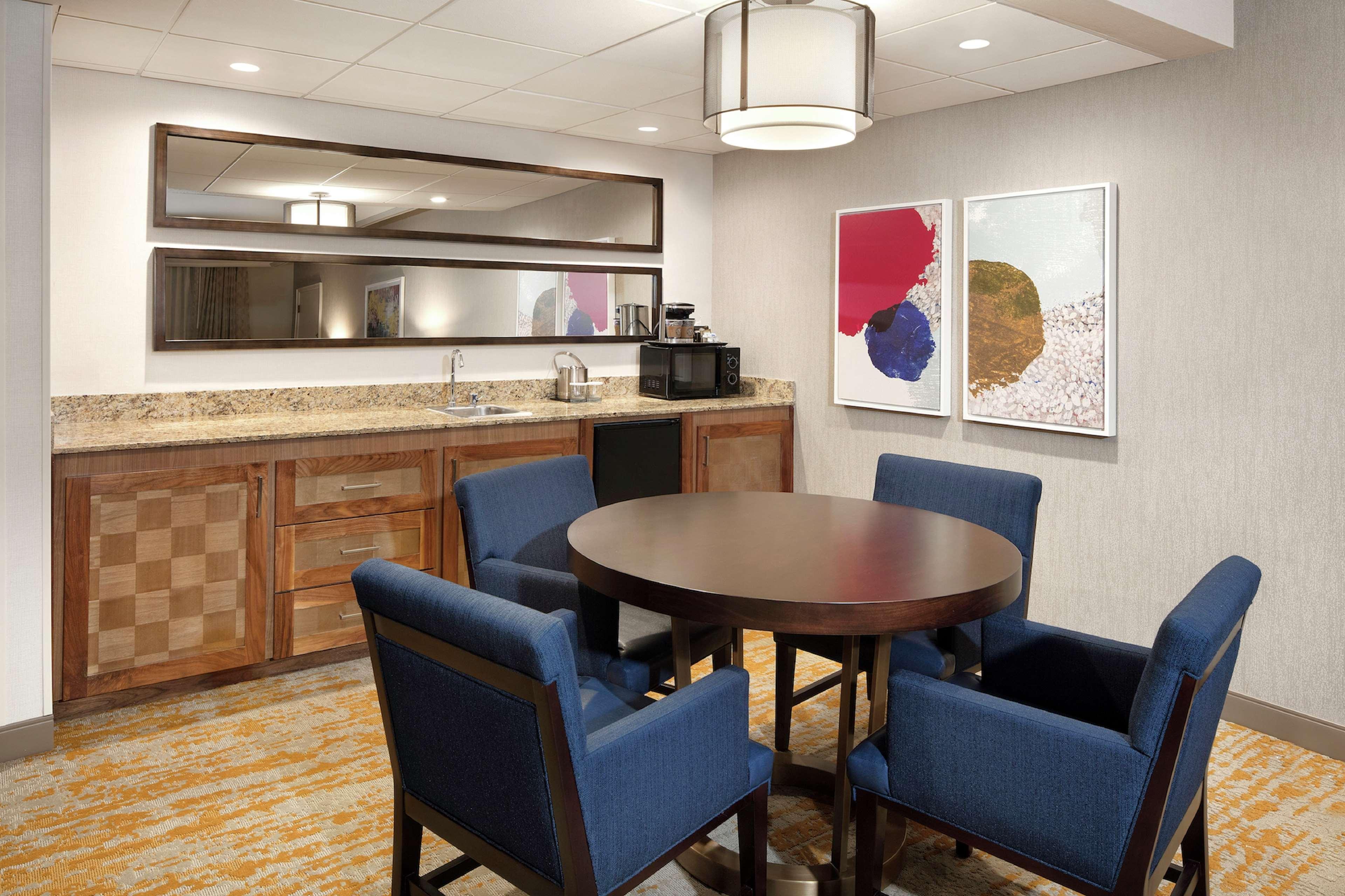 Doubletree By Hilton Ontario Airport Hotel Buitenkant foto