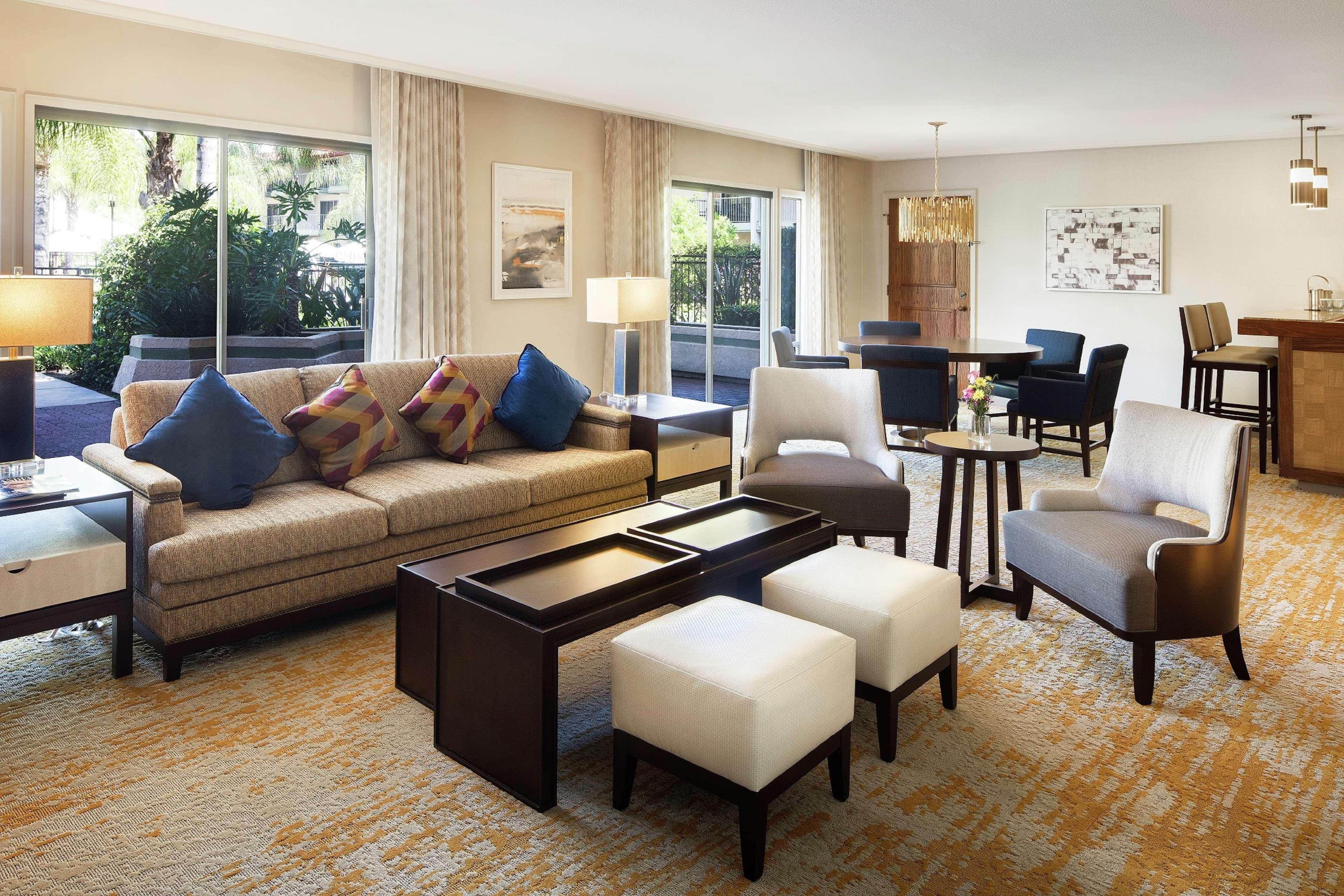 Doubletree By Hilton Ontario Airport Hotel Buitenkant foto