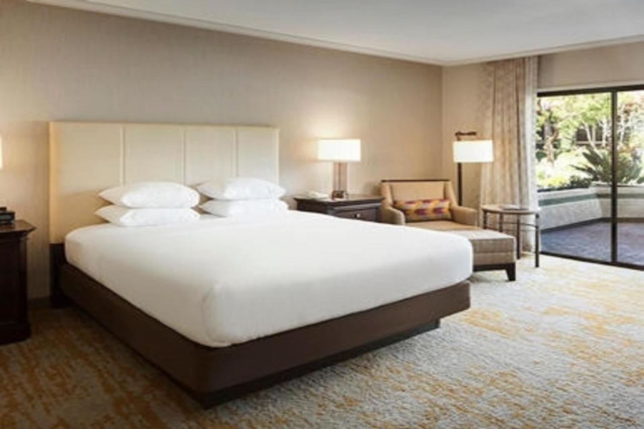 Doubletree By Hilton Ontario Airport Hotel Buitenkant foto