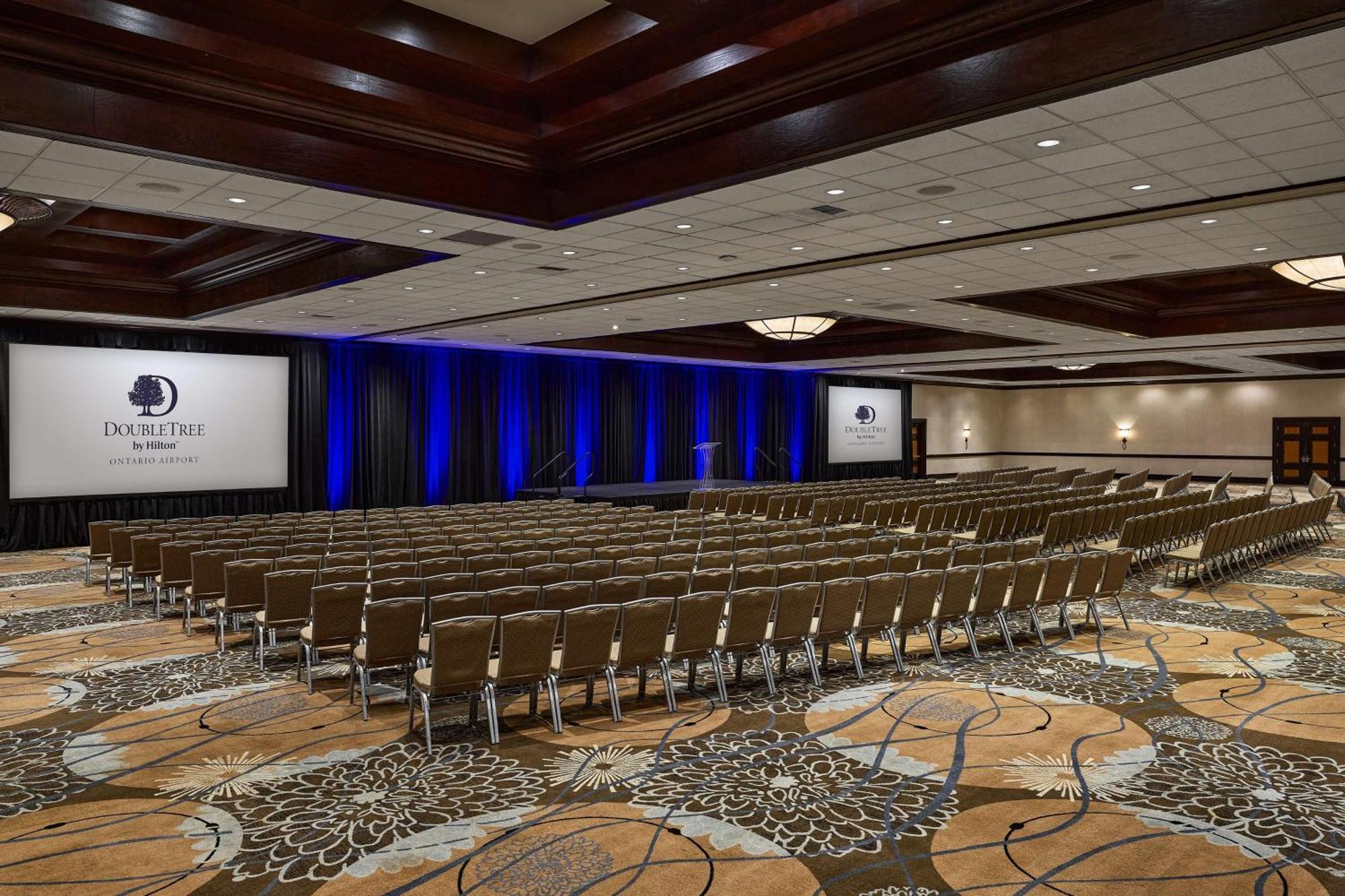 Doubletree By Hilton Ontario Airport Hotel Buitenkant foto