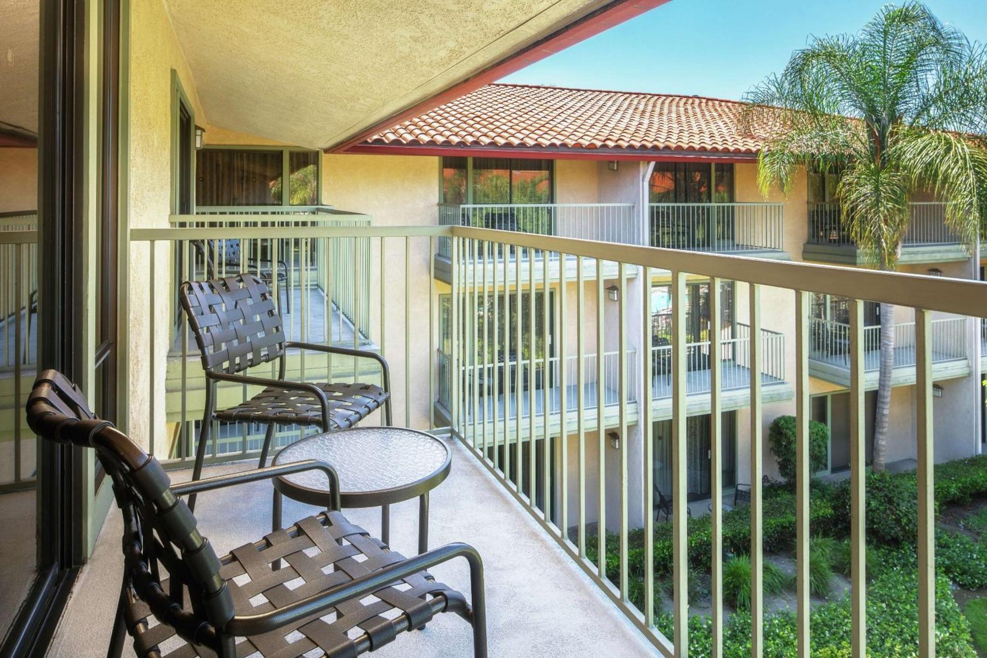 Doubletree By Hilton Ontario Airport Hotel Buitenkant foto