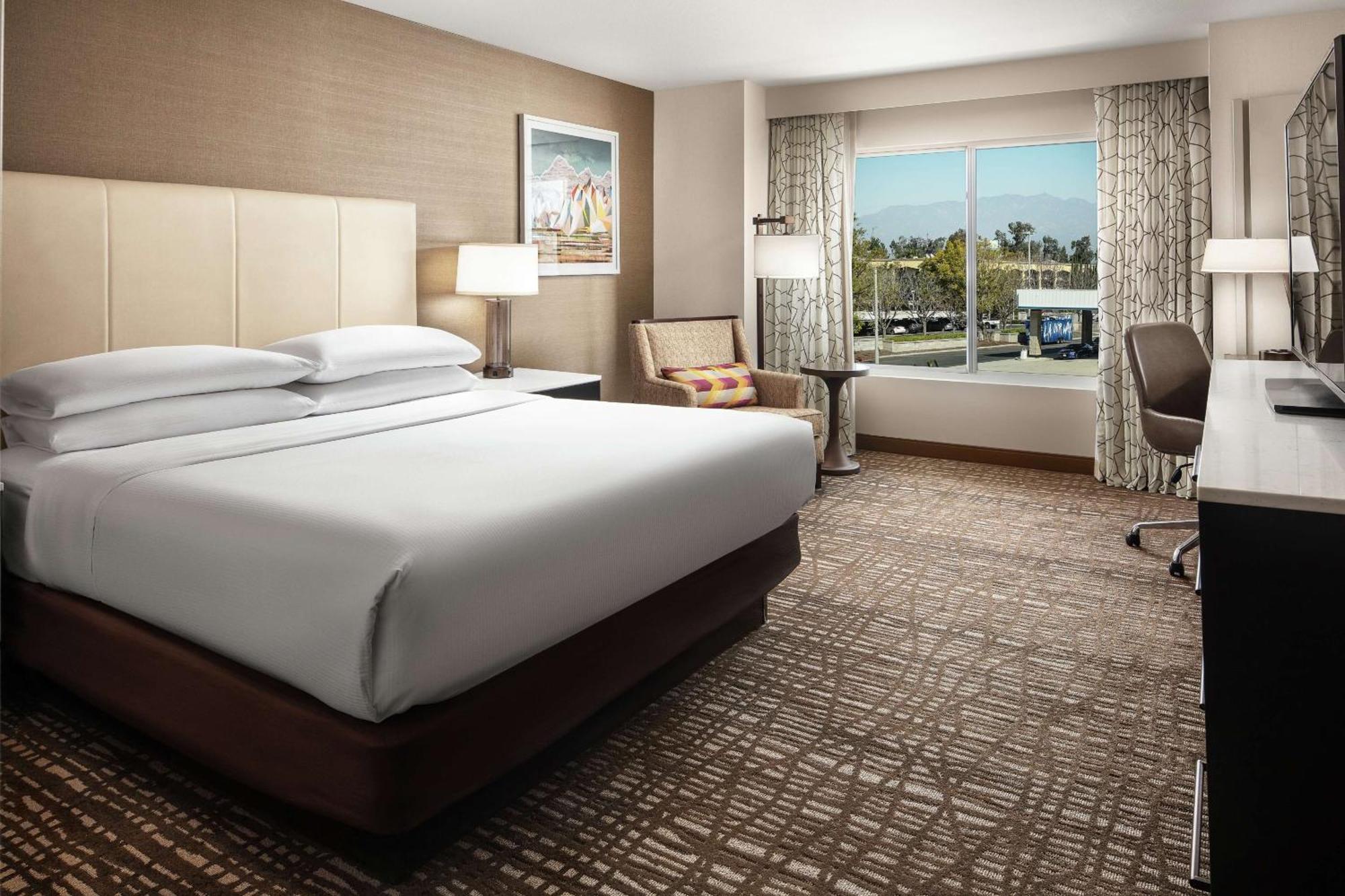 Doubletree By Hilton Ontario Airport Hotel Buitenkant foto